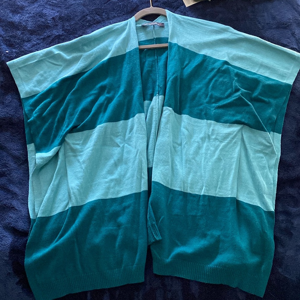 Quarter sleeve cardigan